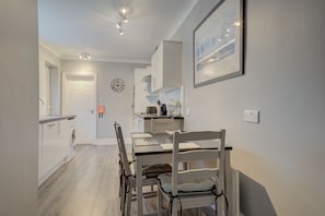 Feriehus - 2 soveværelser (Chester Cottage) | Mikrobølgeovn