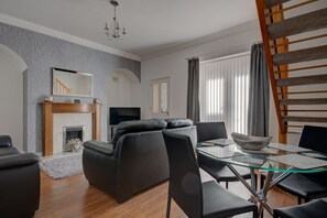 Cottage, 2 Bedrooms (Violet Cottage) | 2 bedrooms, premium bedding, memory foam beds, individually furnished - Sunderland Self Catering (Sunderland)