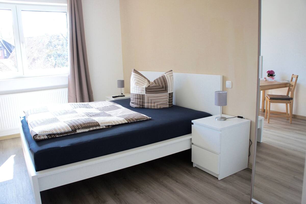 Desk, soundproofing, rollaway beds, free WiFi