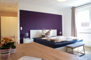 Desk, soundproofing, rollaway beds, free WiFi