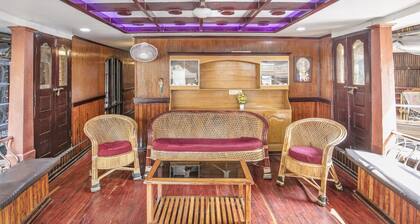 GuestHouser 3 BHK Houseboat 147b