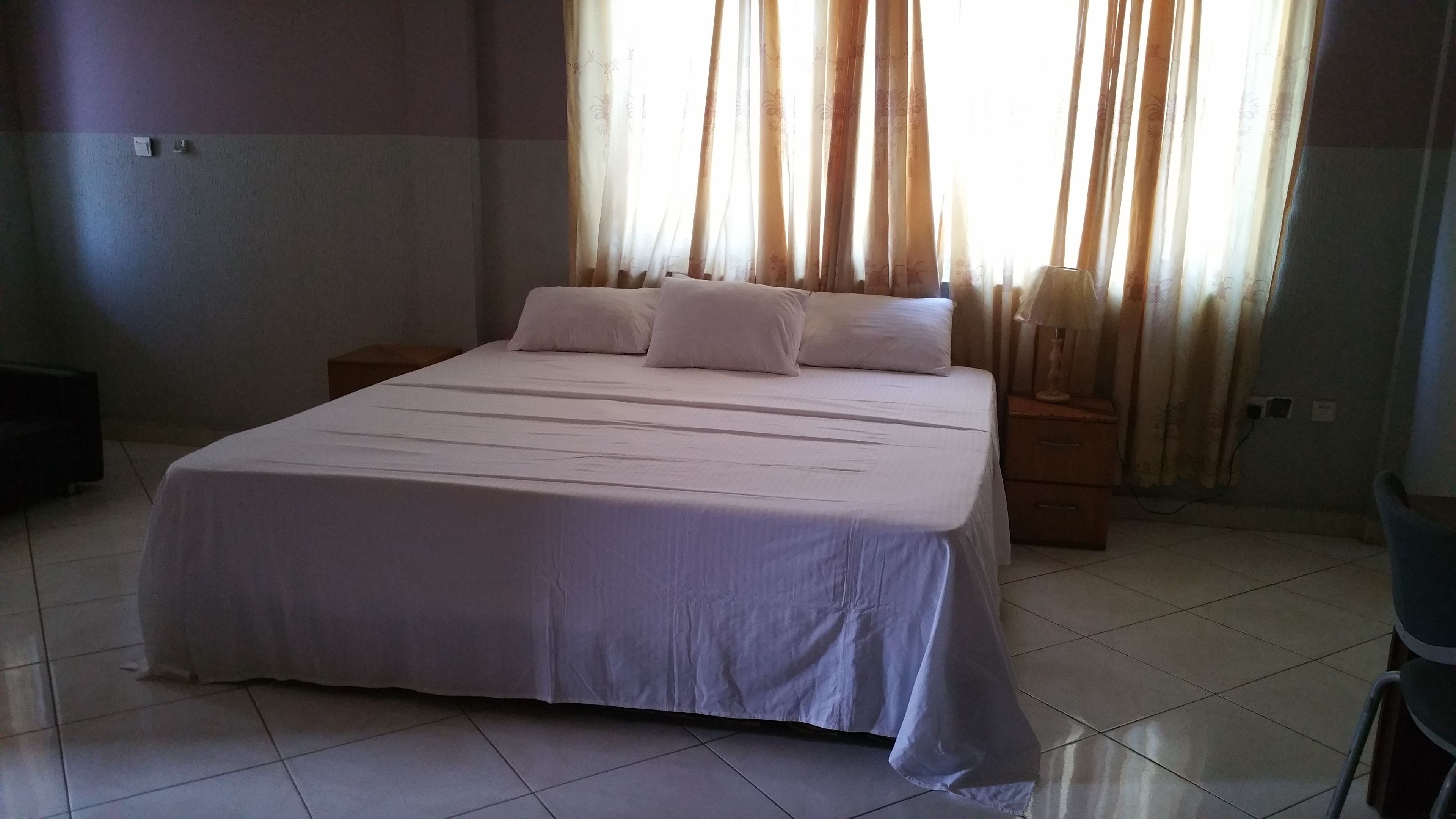 Executive Room | Desk, free WiFi, bed sheets