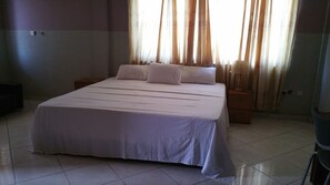 Executive Room | Desk, free WiFi, bed sheets - Permiss Ka Hotel (Accra)
