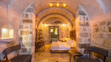 Suite superior | 1 dormitorio, sábanas italianas Frette, ropa de cama de alta calidad