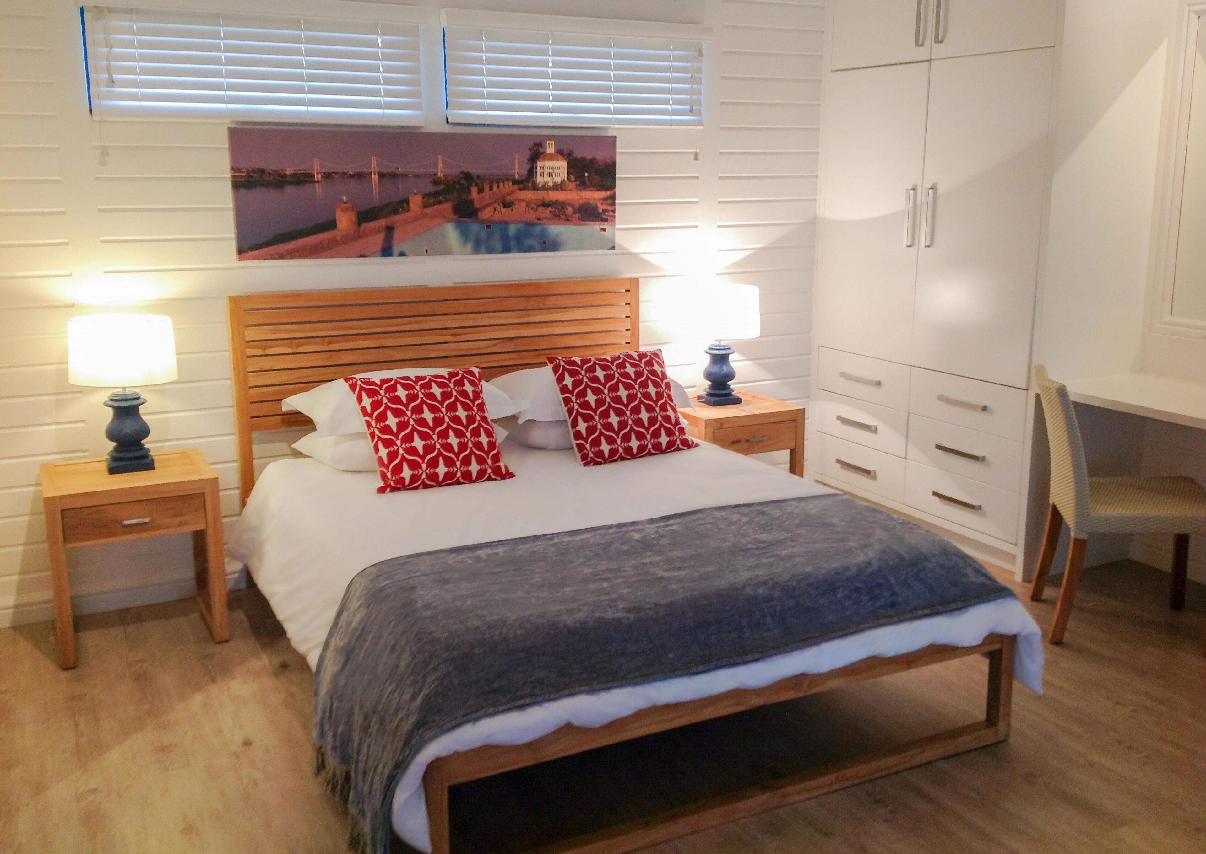 Coffres-forts dans les chambres, bureau, Wi-Fi gratuit, draps fournis