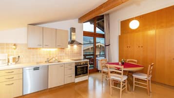 Apartment, 2 Bedrooms | Private kitchen | Electric kettle