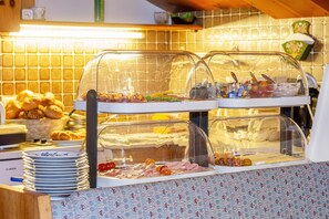 Restaurant - Gästehaus Flora (Reit im Winkl)