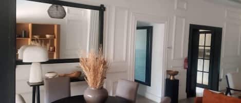 Luksushuoneisto, 2 makuuhuonetta | Oleskelualue | Taulutelevisio