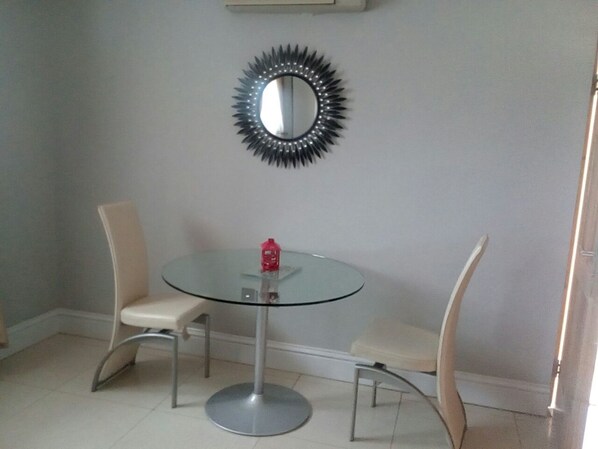 Lobby sitting area - Lord Apartment Spintex Road Accra (Accra)