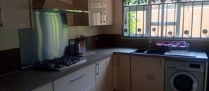 Luxury Apartment, 2 Bedrooms | In-room dining - Lord Apartment Spintex Road Accra (Accra)