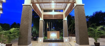 Glorious Monywa Hotel