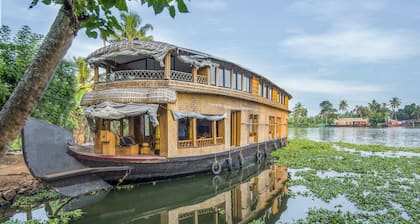 GuestHouser 3 BHK Houseboat e567
