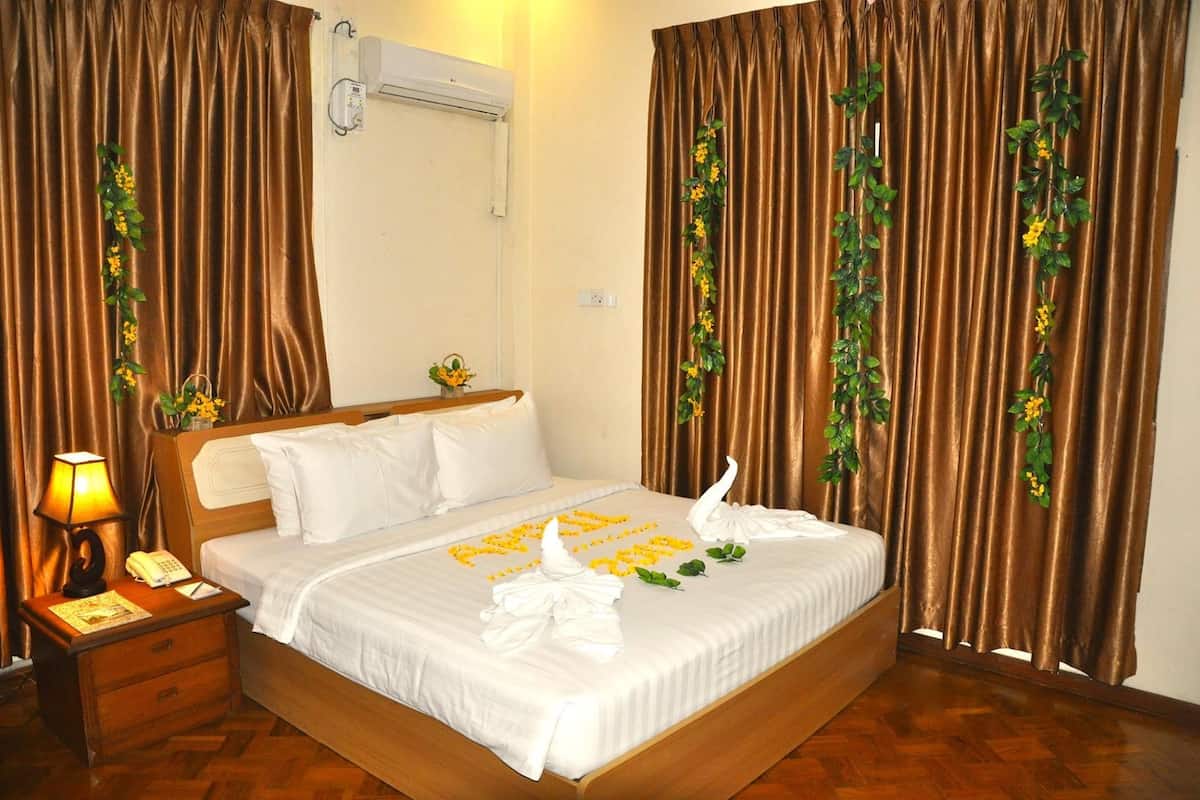 Chambre supérieure | 1 chambre, minibar, coffre-fort, accès au Wi-Fi (inclus)