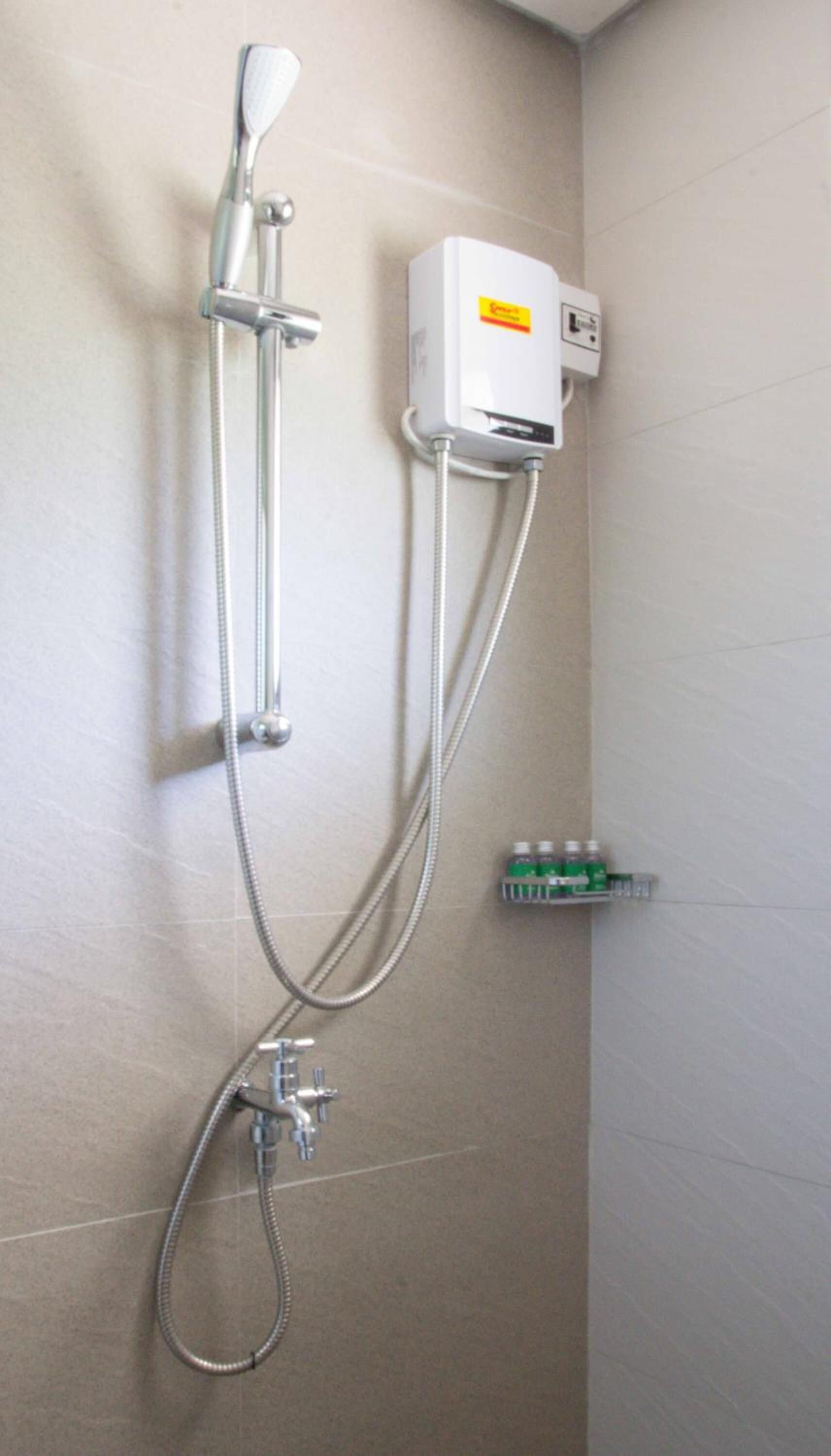 shower, free toiletries, hair dryer, bidet