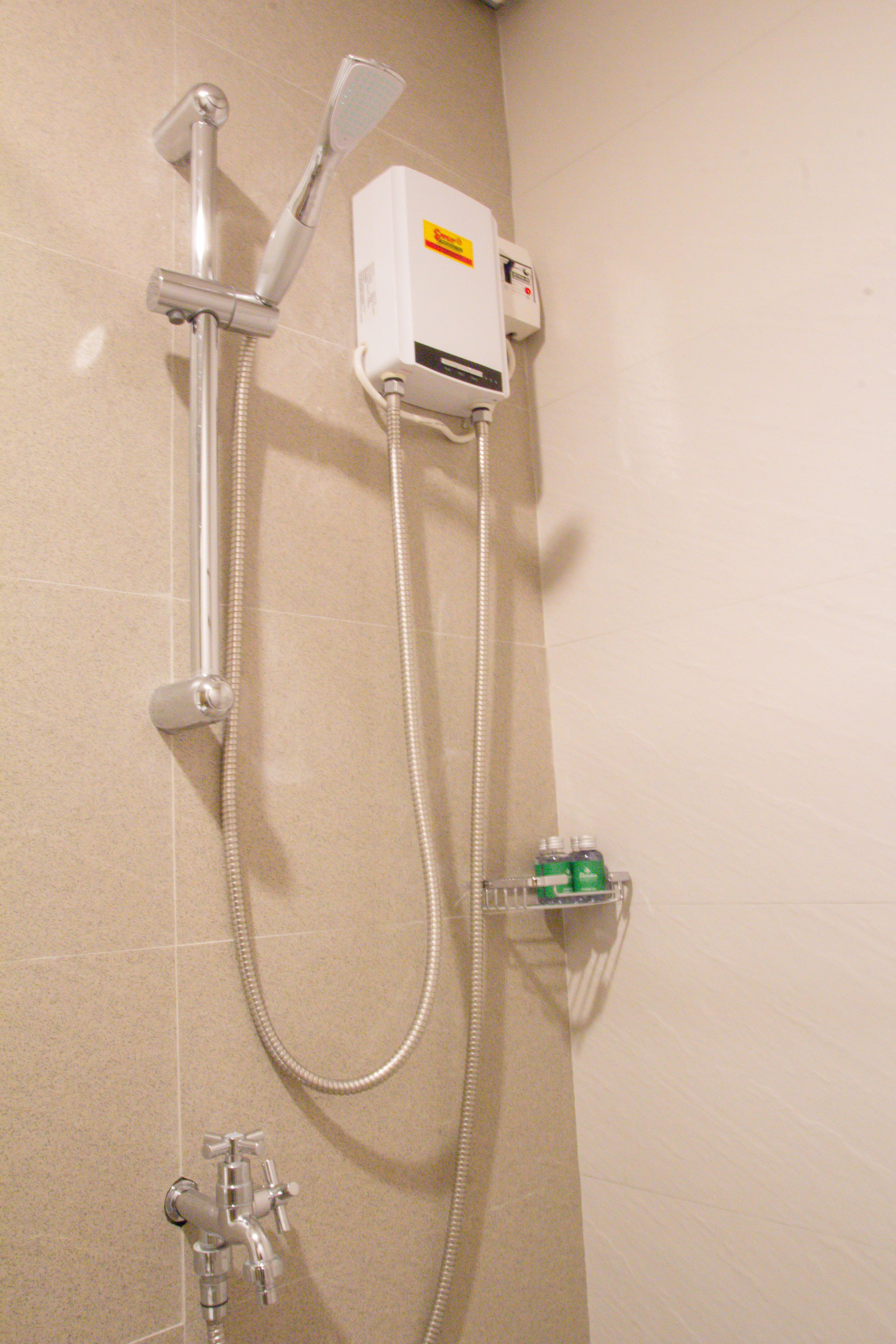 standard room | desk, iron/ironing board, free wifi, bed sheets