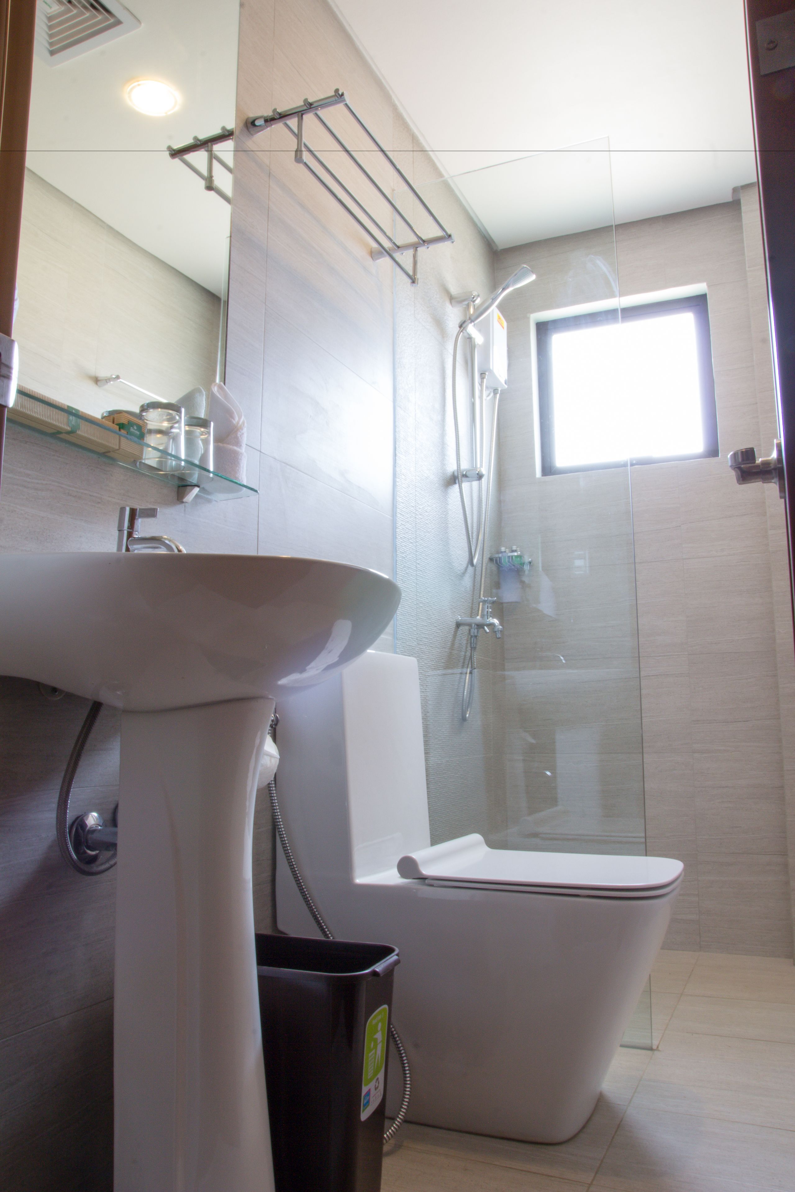 deluxe double or twin room, 2 single beds | desk, iron/ironing board, free wifi, bed sheets