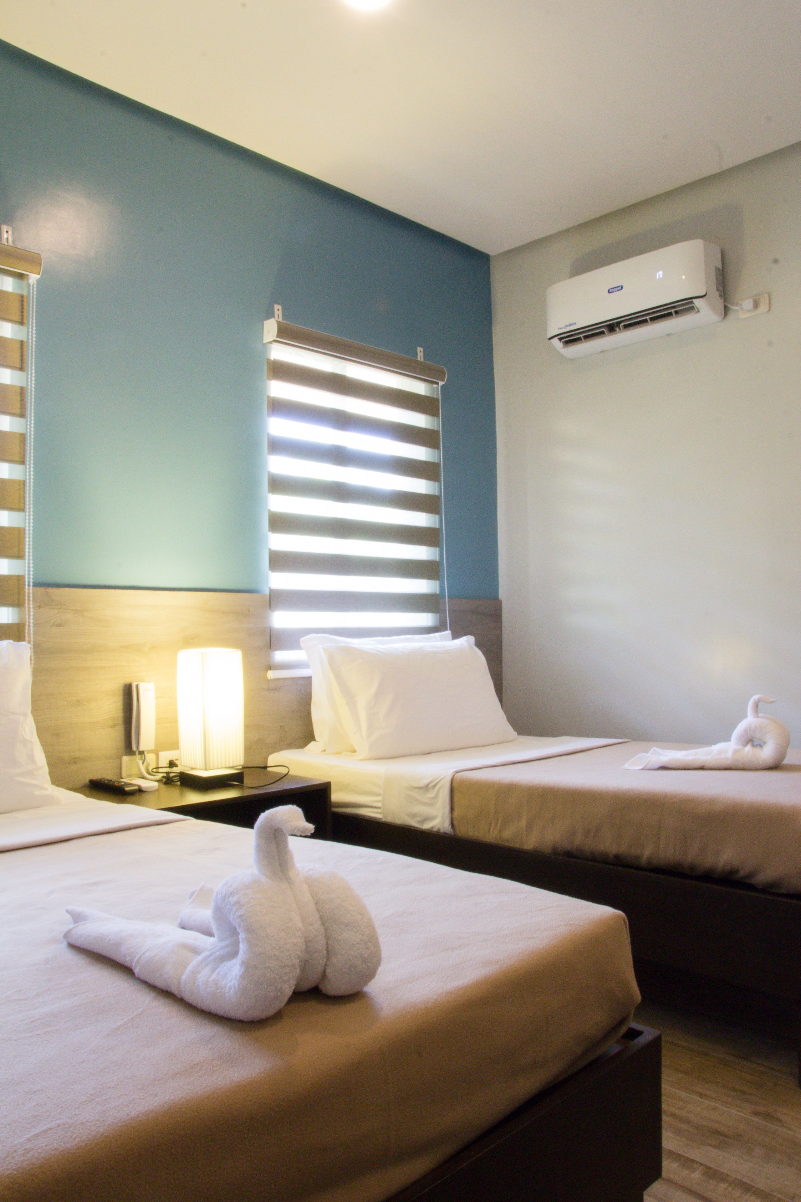 superior room, 2 single beds | desk, iron/ironing board, free wifi, bed sheets