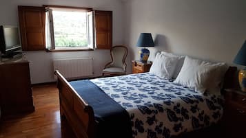 Maison, 4 chambres | Salle de bain | Baignoire, baignoire relaxante profonde, articles de toilette gratuits