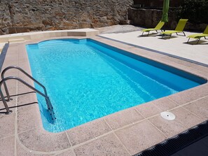 Piscina externa sazonal