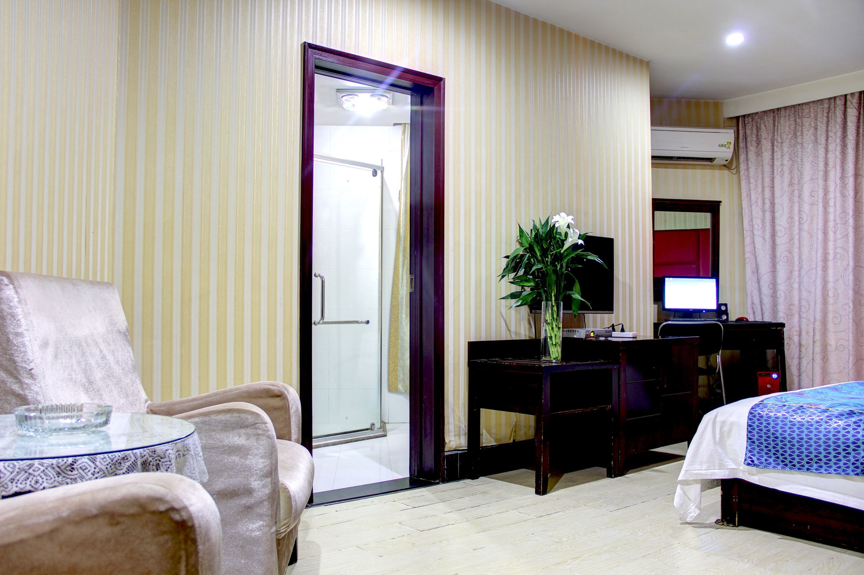 standard double room | desk, free wifi