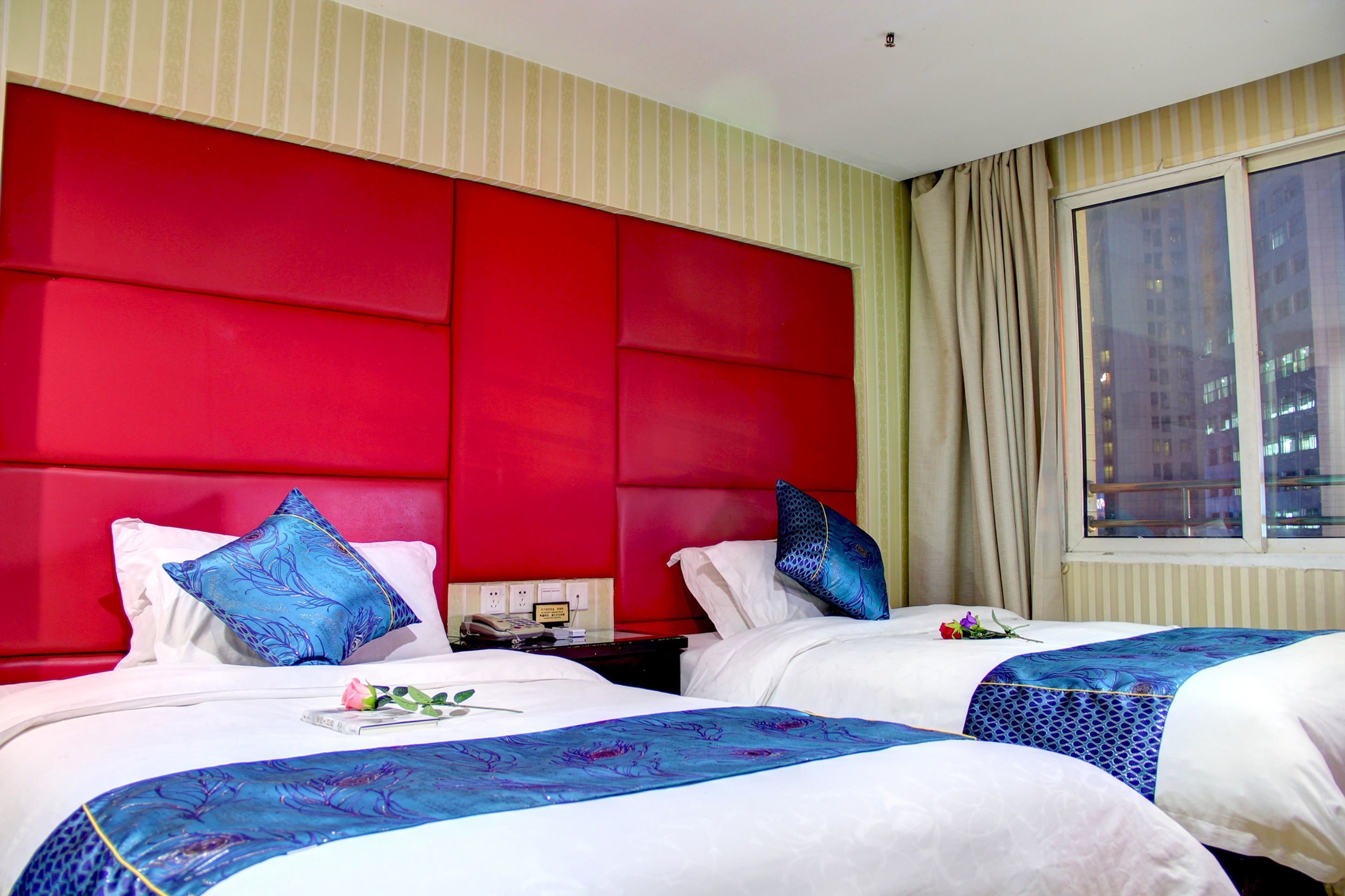 business twin room | desk, free wifi