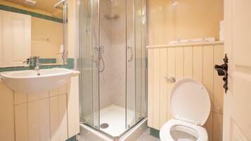 Double Room, Private Bathroom | Bathroom | Towels