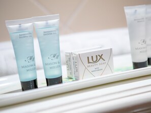 書桌、免費 Wi-Fi