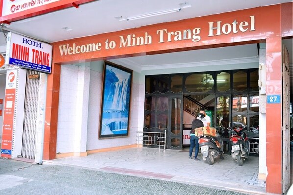 Exterior detail - Minh Trang Hotel (Hue)