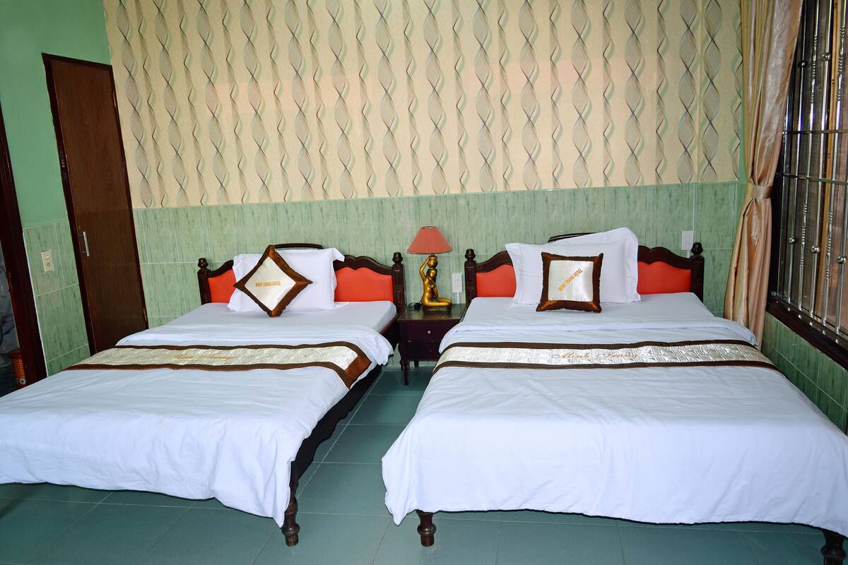 Quadruple Room | Minibar, in-room safe, desk, soundproofing