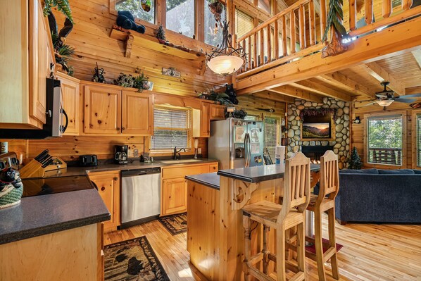 Cabin, 3 Bedrooms | Private kitchen - Luxurious Nine Bears Home Minutes Away to Gatlinburg by Redawning (Sevierville)