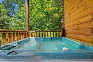 Ferienhütte, 3 Schlafzimmer | Außen-Whirlpool