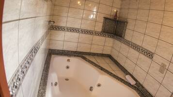 Bañera de hidromasaje privada