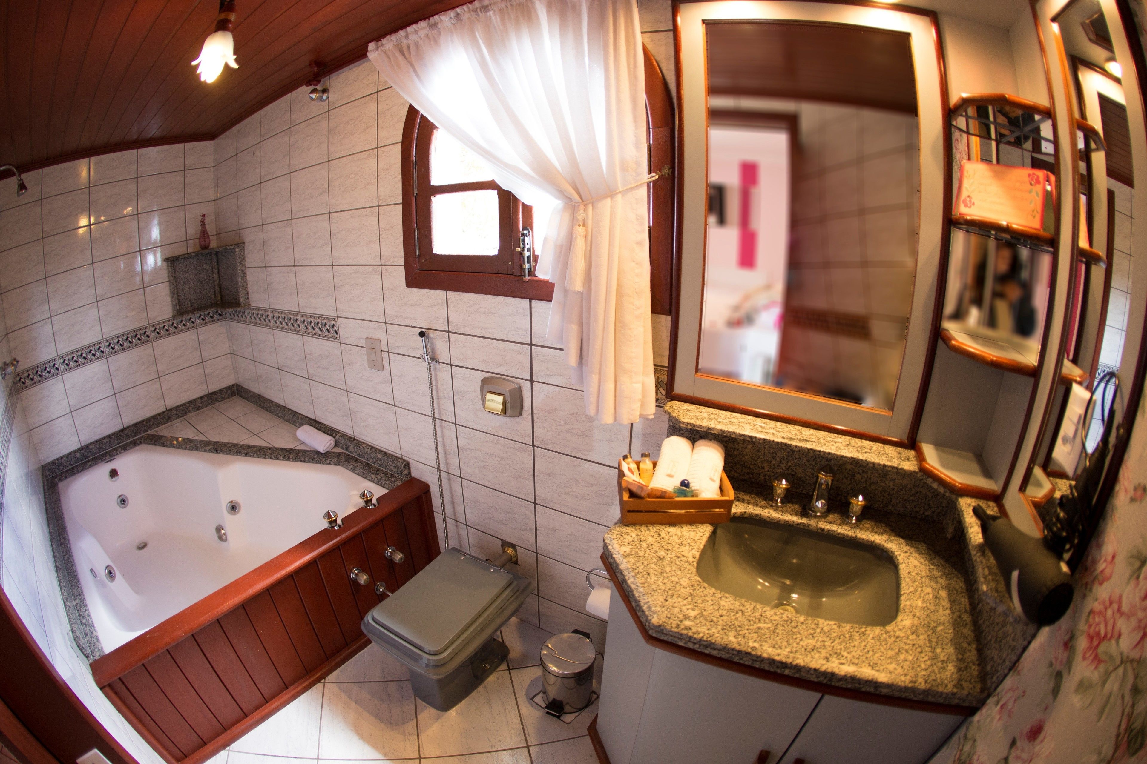 Premium Double Room, Jetted Tub | Bathroom