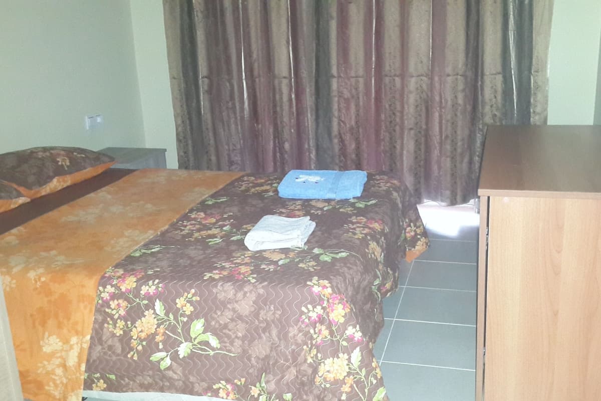 Apartment, 1 Bedroom | Desk, free WiFi