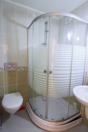 Apartment, 3 Bedrooms | Bathroom | Shower, hair dryer, towels - Cangul Apart (Fethiye)