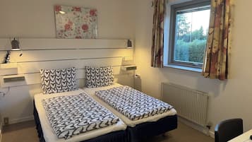Habitación doble estándar, baño privado | Ropa de cama hipoalergénica y decoración personalizada
