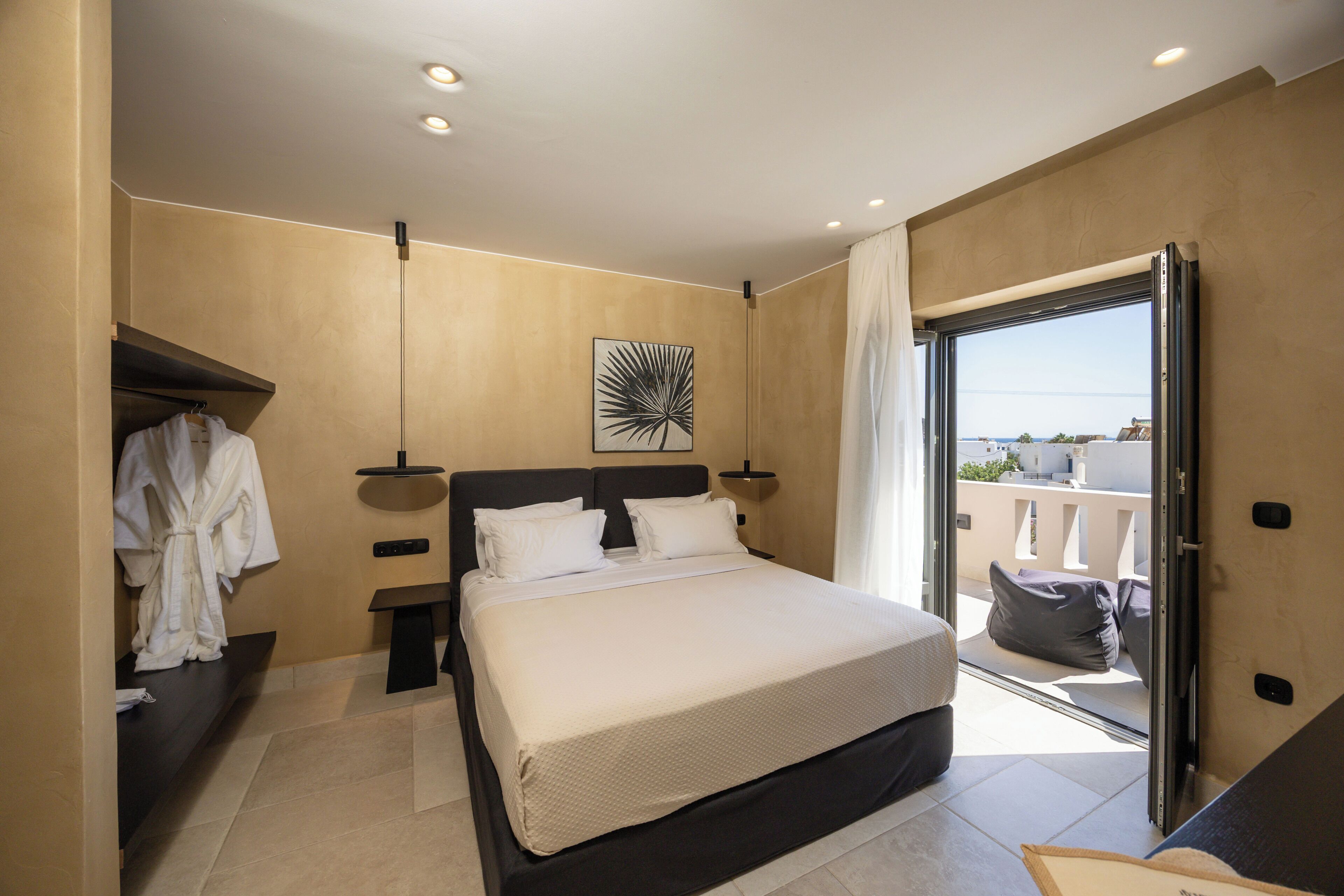 Villa | Luxe beddengoed, een kluis op de kamer, geluiddichte muren