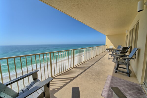 Condo, 2 Bedrooms | Property grounds