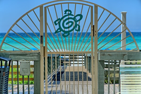 Condo, 2 Bedrooms | Property grounds