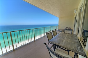 Condo, 2 Bedrooms | Property grounds