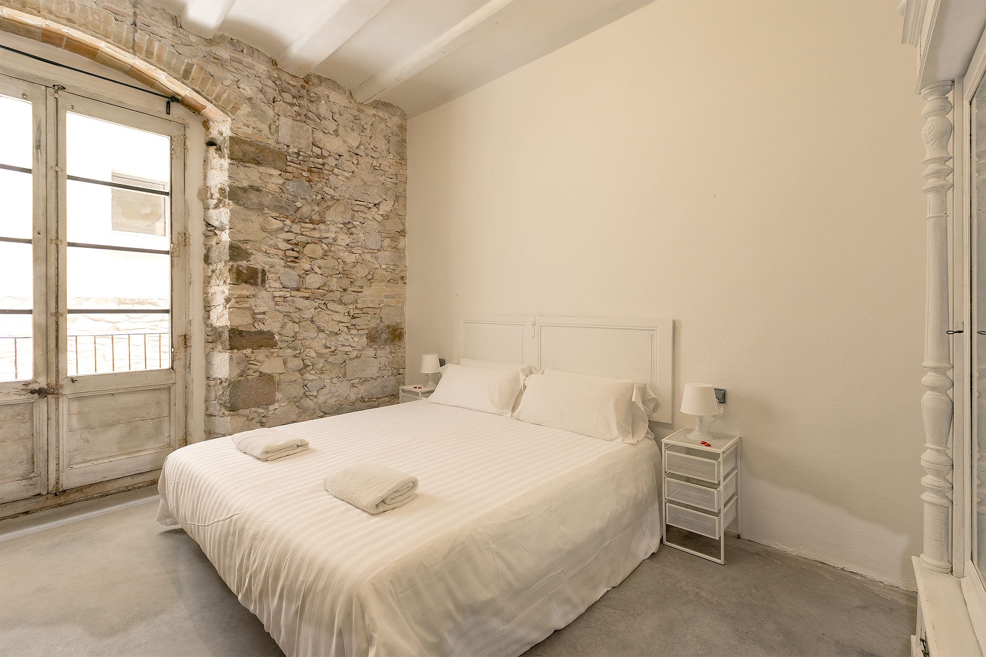 3 bedrooms, premium bedding, down duvets, in-room safe