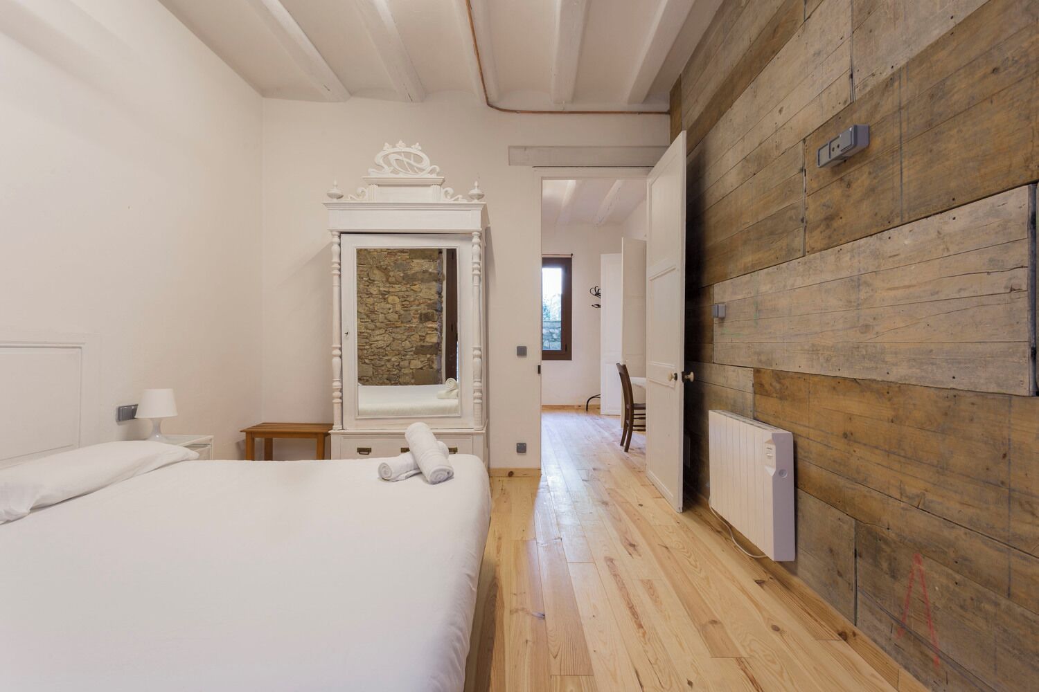 3 bedrooms, premium bedding, down duvets, in-room safe