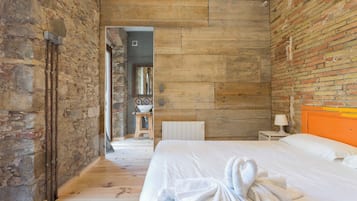 Apartment, 3 Bedrooms, Private Pool | 3 bedrooms, premium bedding, down comforters, in-room safe