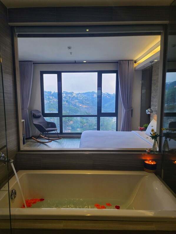 Premier Room | Minibar, in-room safe, desk, blackout drapes - The Luxe Hotel Da Lat (Da Lat)