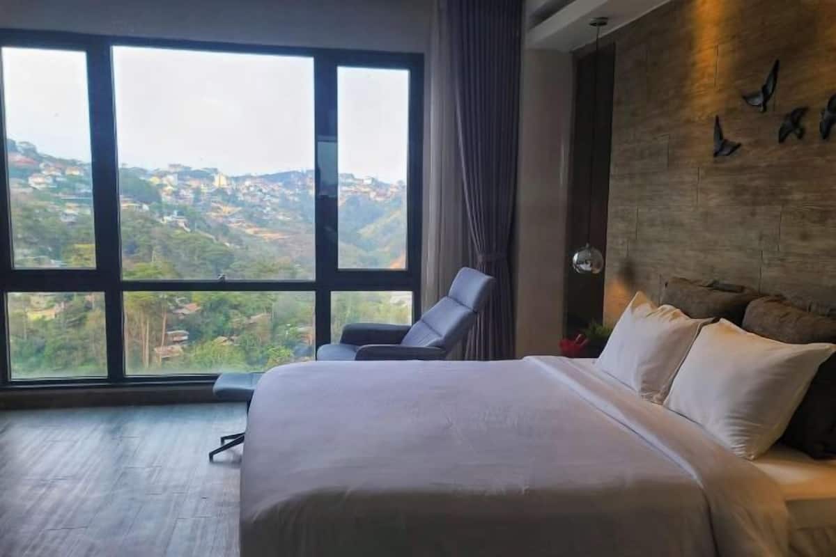 Minibar, in-room safe, desk, blackout curtains