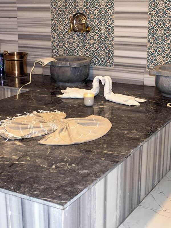 Couples treatment room(s), steam room, Turkish bath/hammam
