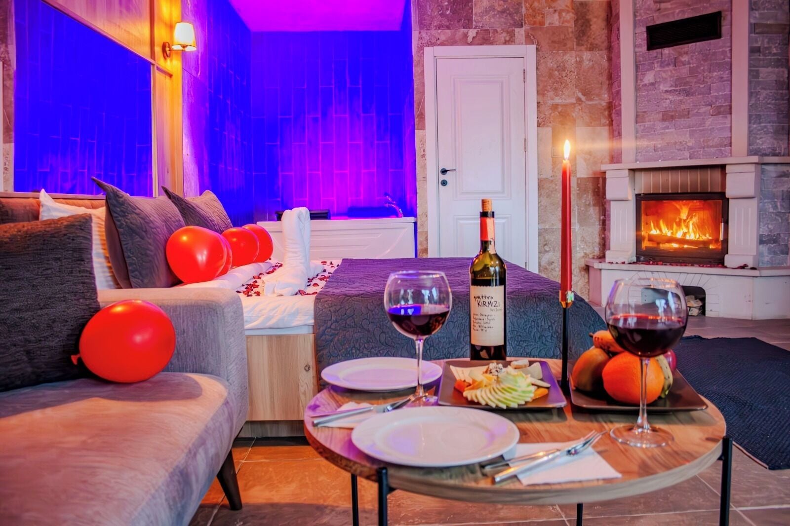 Caja de seguridad en la habitación y escritorio 