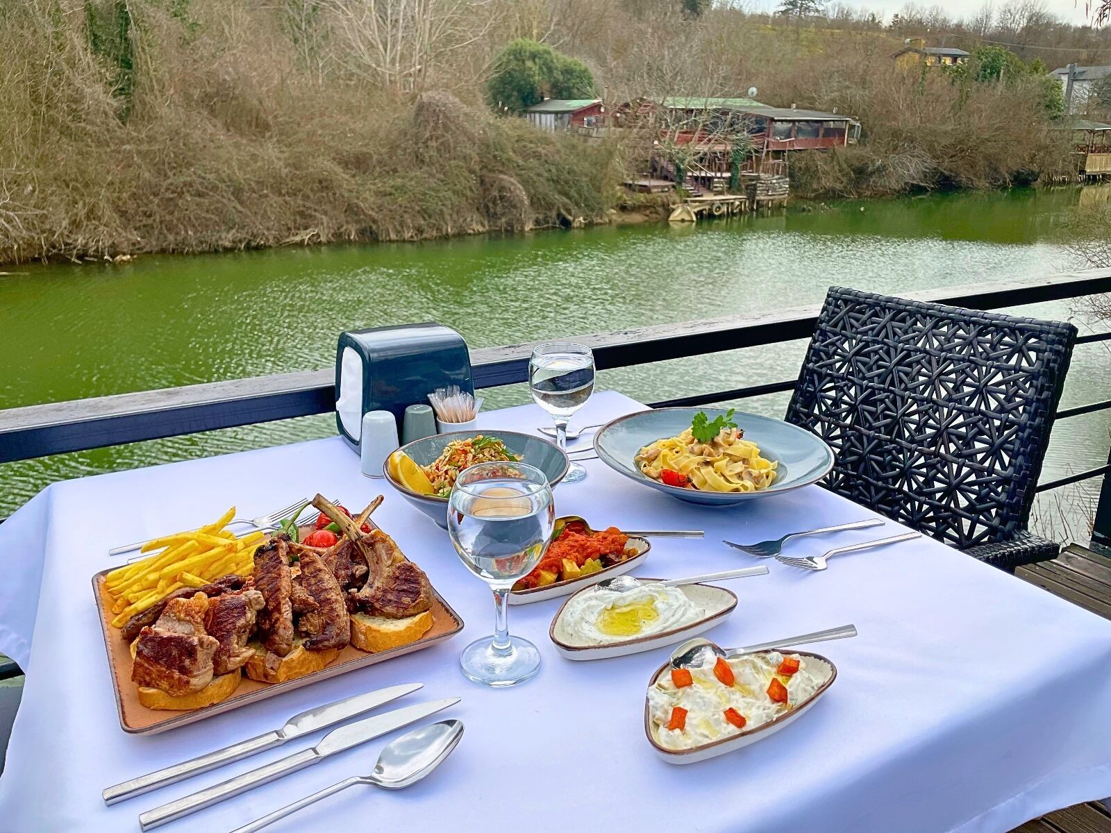 Breakfast, lunch and dinner served