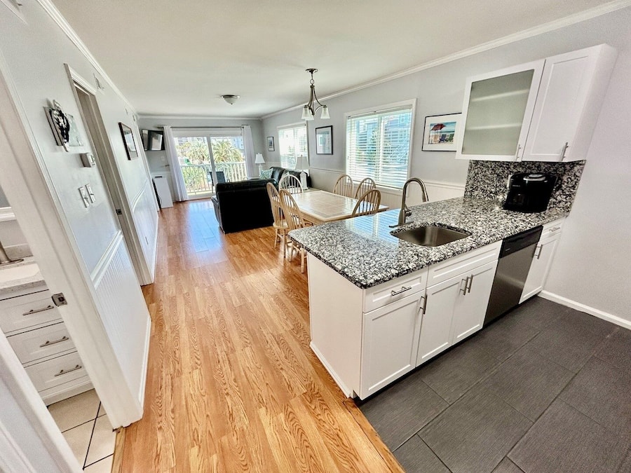 Condo, 3 Bedrooms | Interior