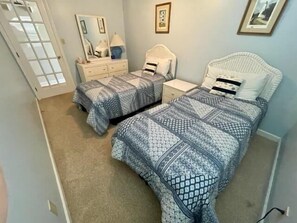 Condo, 2 Bedrooms